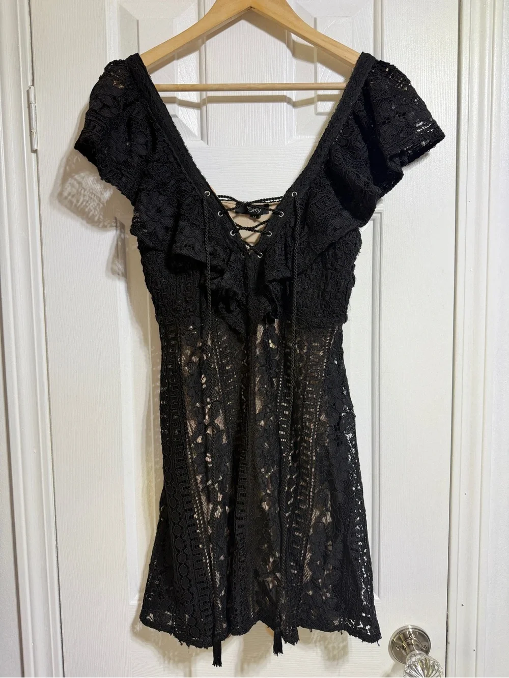 Sky Garvella black lace sexy mini ruffle dress size Medium - Picture 4 of 8